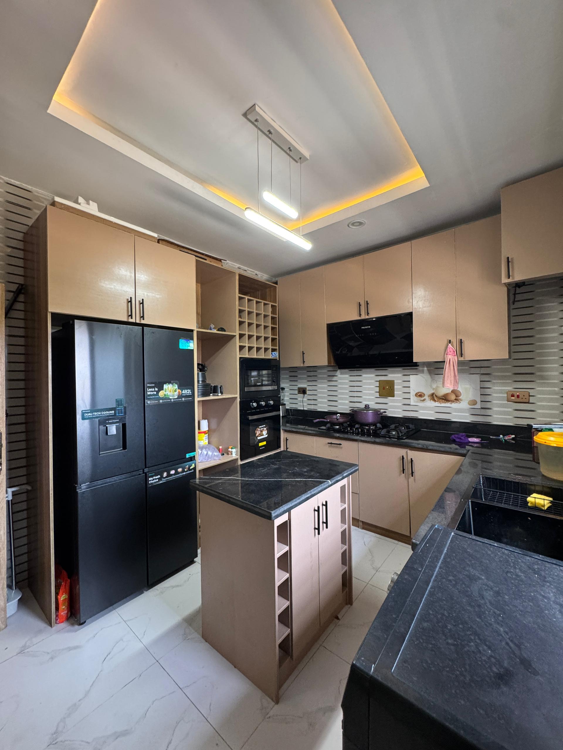 spacious-3-bedroom-apartment-freedom-way-lekki-phase-1 (5)