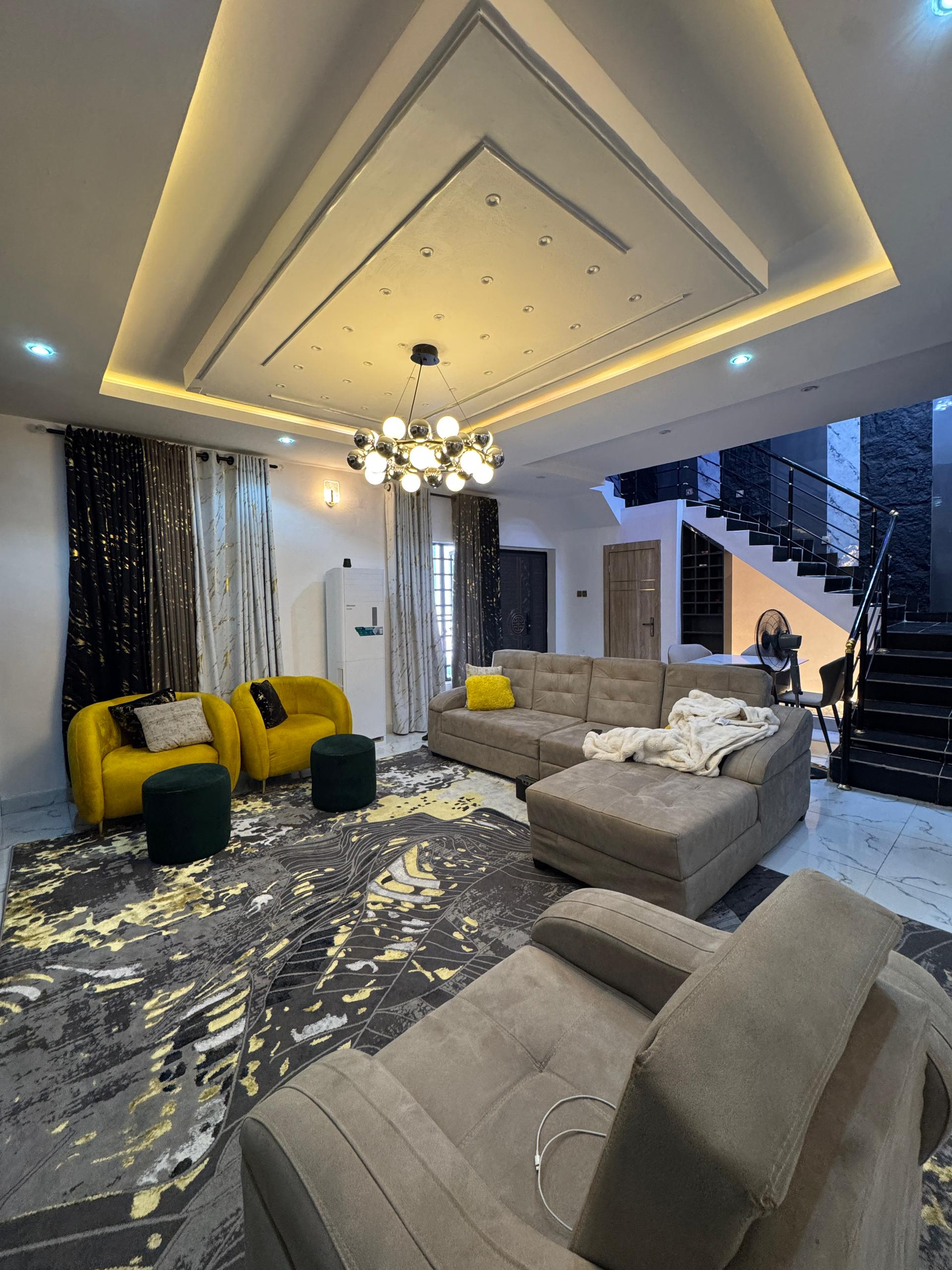 spacious-3-bedroom-apartment-freedom-way-lekki-phase-1 (8)