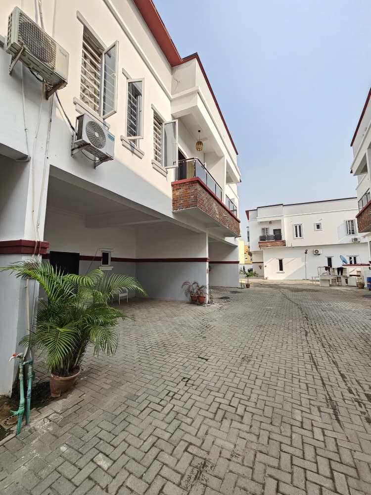 spacious-4-bedroom-terrace-duplex-for-sale-orchid-lekki (1)