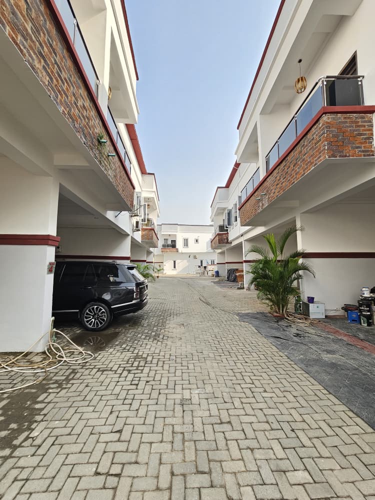 spacious-4-bedroom-terrace-duplex-for-sale-orchid-lekki (2)