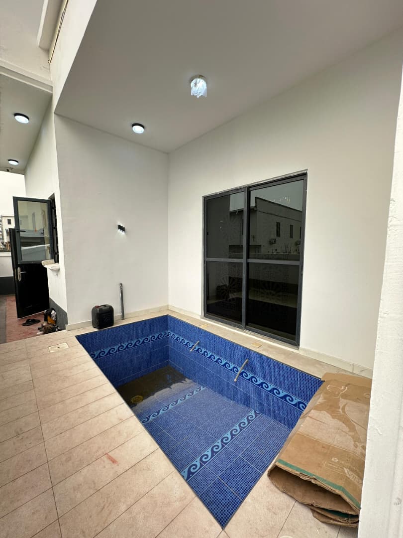 spacious-4-bedroom-terrace-duplex-for-sale-orchid-lekki (24)