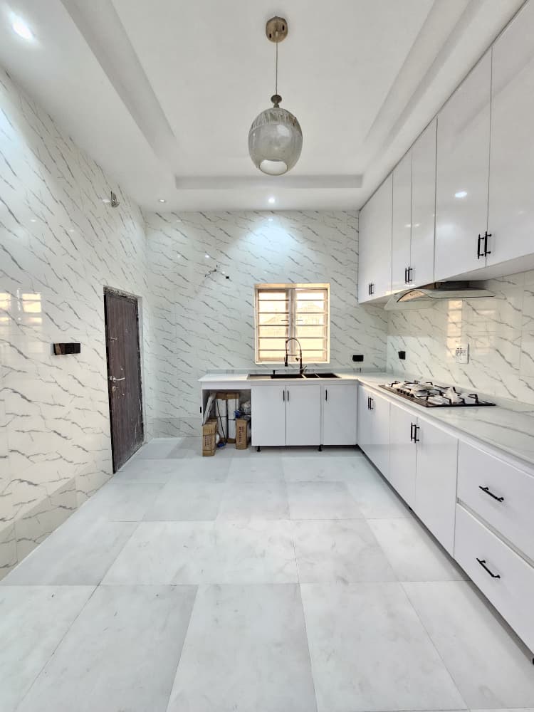 spacious-4-bedroom-terrace-duplex-for-sale-orchid-lekki (4)