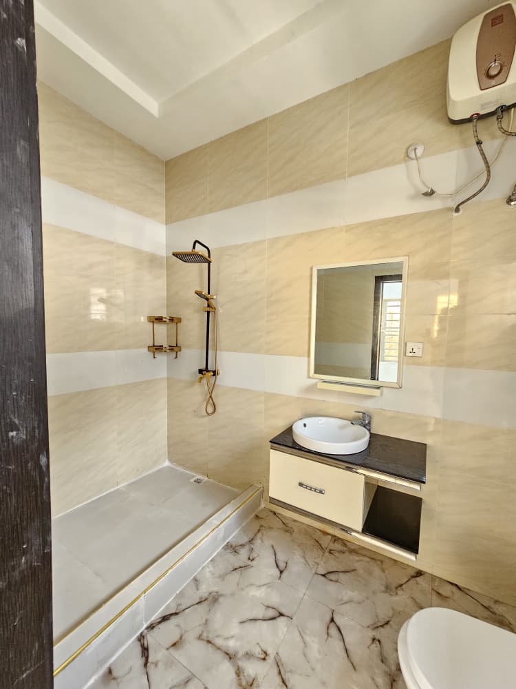 spacious-4-bedroom-terrace-duplex-for-sale-orchid-lekki (8)