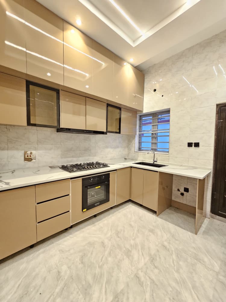 spacious-4-bedroom-terrace-duplex-for-sale-orchid-lekki (8)