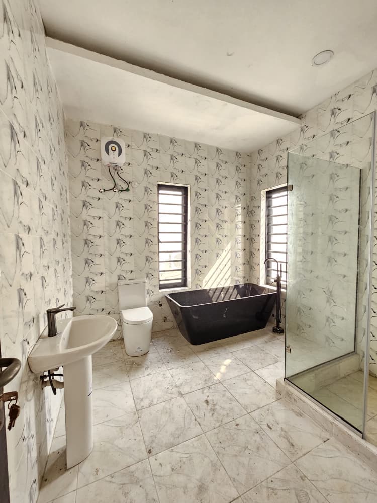 spacious-4-bedroom-terrace-duplex-for-sale-orchid-lekki (9)