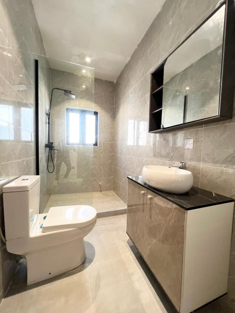 unit-2-5-bedroom-fully-detached-duplex-for-sale (12)