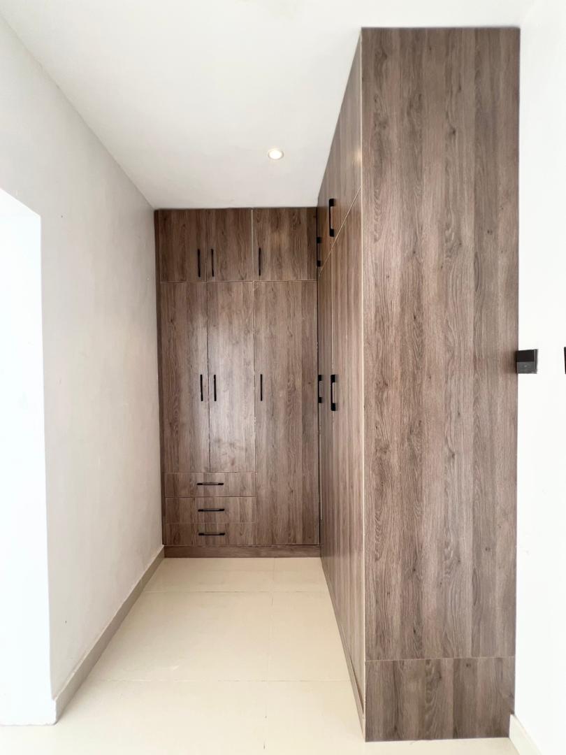 unit-2-5-bedroom-fully-detached-duplex-for-sale (26)