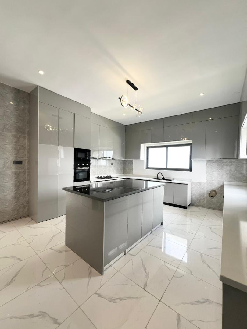 unit-2-5-bedroom-fully-detached-duplex-for-sale (7)