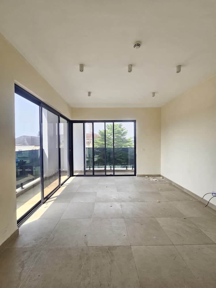 well-built-3-bedroom-apartment-for-sale-lekki-phase-1-lagos (12)