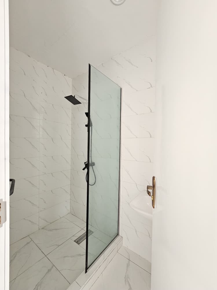 well-built-3-bedroom-apartment-for-sale-lekki-phase-1-lagos (5)