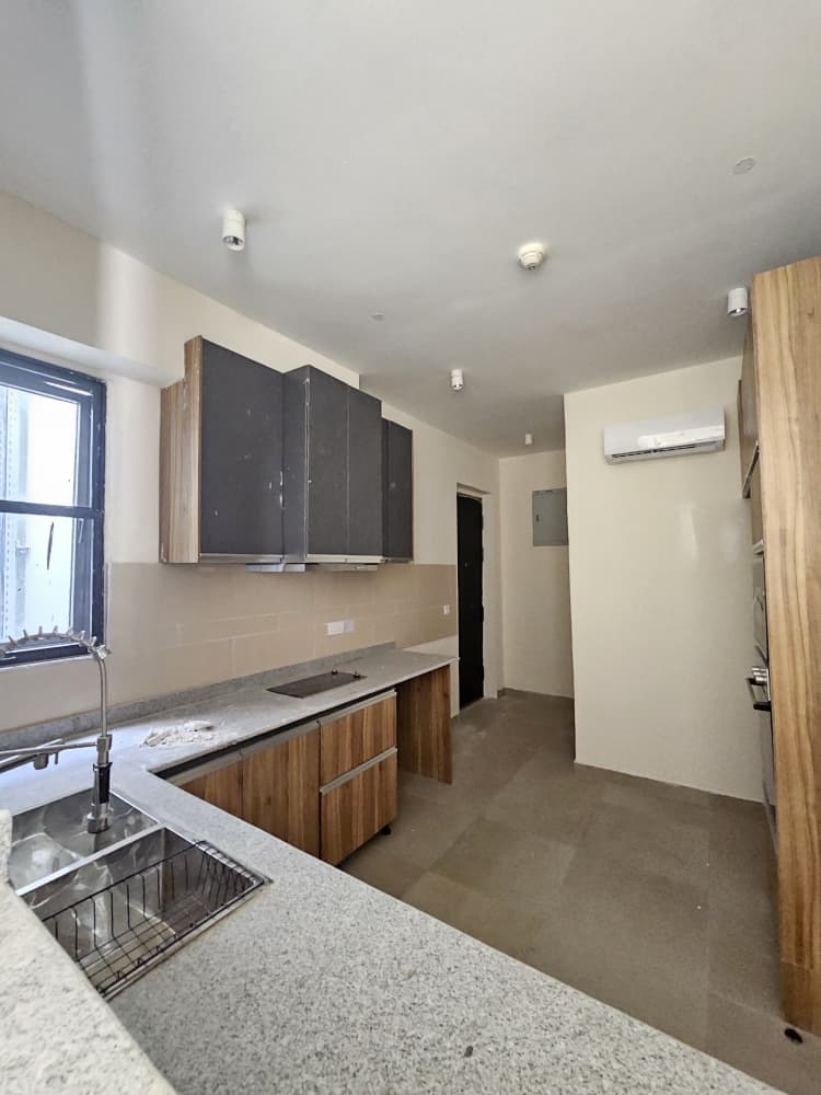 well-built-3-bedroom-apartment-for-sale-lekki-phase-1-lagos (8)