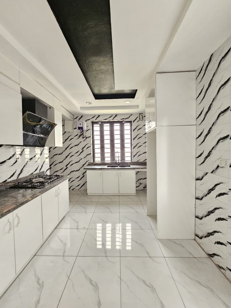 well-built-3-bedroom-apartment-for-sale-lekki-phase-1-lagos (9)