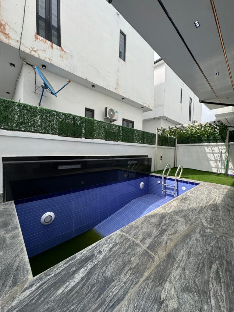 classy-4-bedroom-duplex-orchid-road-lekki-lagos-nigeria (3)