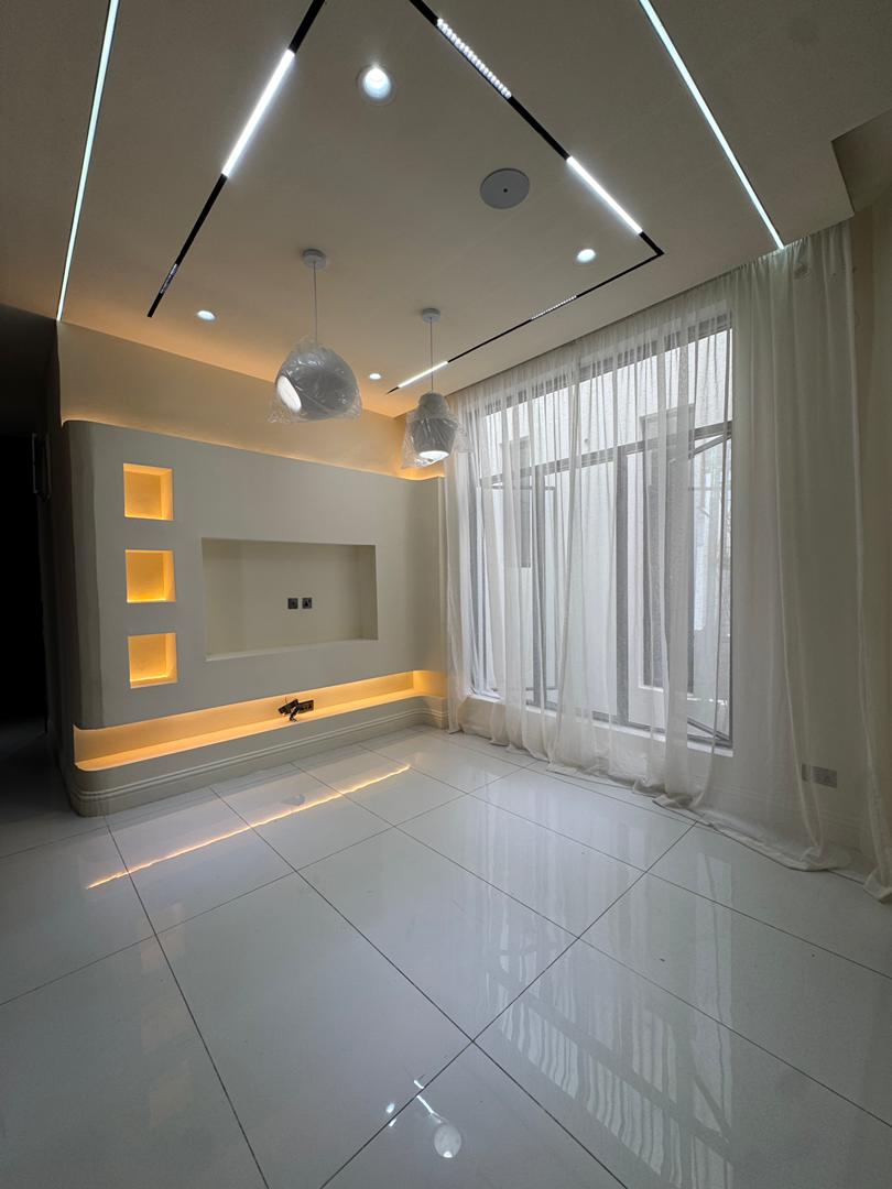 stunning-5-bedroom-house-for-sale-orchid-road-lekki-lagos (23)