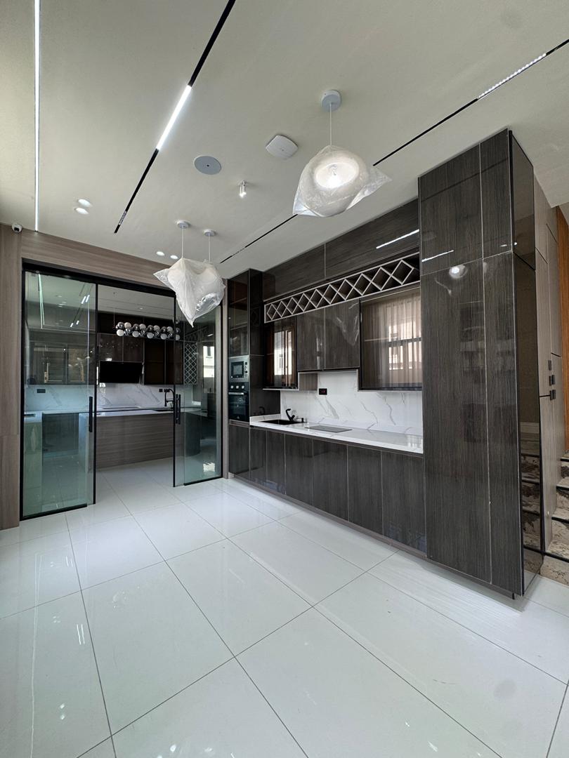stunning-5-bedroom-house-for-sale-orchid-road-lekki-lagos (25)