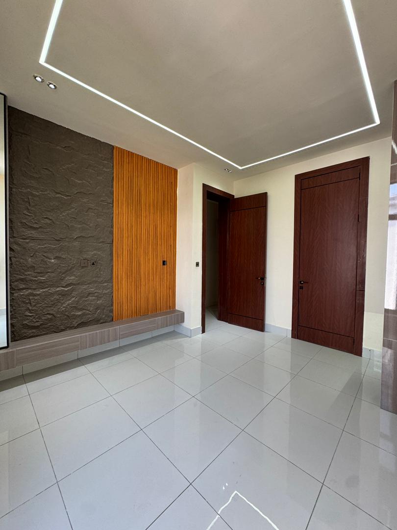 stunning-5-bedroom-house-for-sale-orchid-road-lekki-lagos (6)