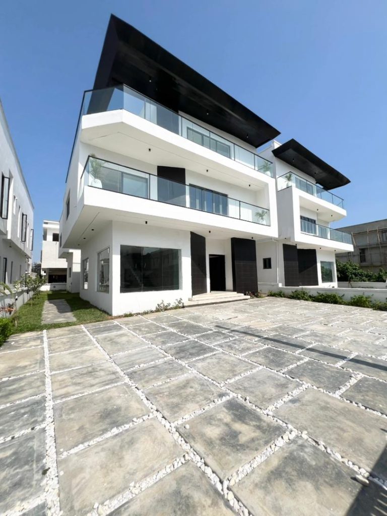 unit-2-5-bedroom-fully-detached-duplex-for-sale (2)