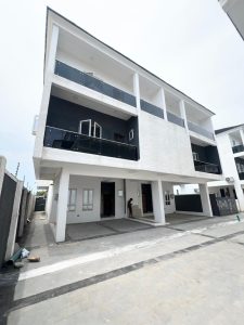 massive-6-bedroom-semi-detached-duplex-for-sale in Orchid