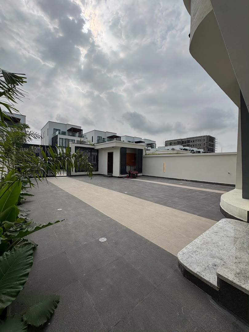 2-bedroom-maisonette-for-sale-victoria-island-lagos (1)
