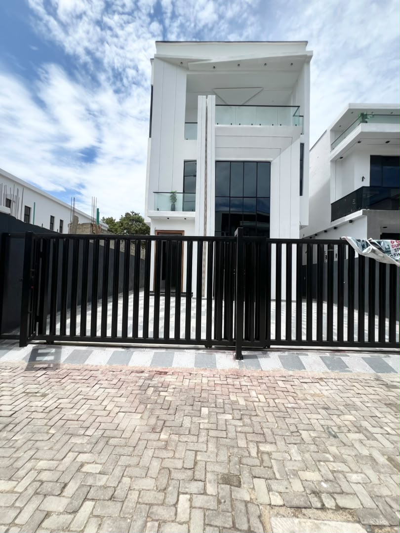 6-bedroom-fully-detached-duplex-chevron-lekki-lagos (1)